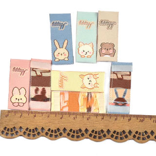 50ชิ้นผสมการ์ตูนสัตว์เย็บปักถักร้อยป้ายอุปกรณ์เย็บผ้าเสื้อผ้ากระเป๋ารองเท้าแท็กเสื้อผ้า ทําเอง หัตถกรรมอุปกรณ์ที่ทําด้วยมือ ซีพี32