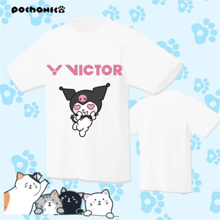 เสื้อกีฬาแบดมินตัน พิมพ์ลายการ์ตูน Victor ระบายอากาศ ดูดซับเหงื่อ แห้งเร็ว แฟชั่นฤดูร้อน สําหรับผู้ชาย และผู้หญิง 2023