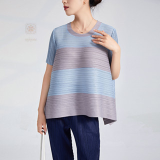 [enjoysea] Issey Miyake เสื้อยืดแขนสั้นลําลอง คอกลม ทรงหลวม ขนาดใหญ่ ลายทาง สําหรับผู้หญิง