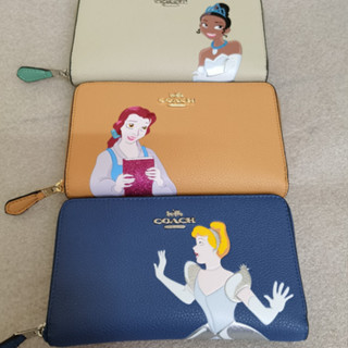 แท้💯%🔥【จัดส่งฟรี】Disney Collaboration Womens Wallets Long Wallets Clutches Medium Zip Around Wallets Card Holders Coin Purses