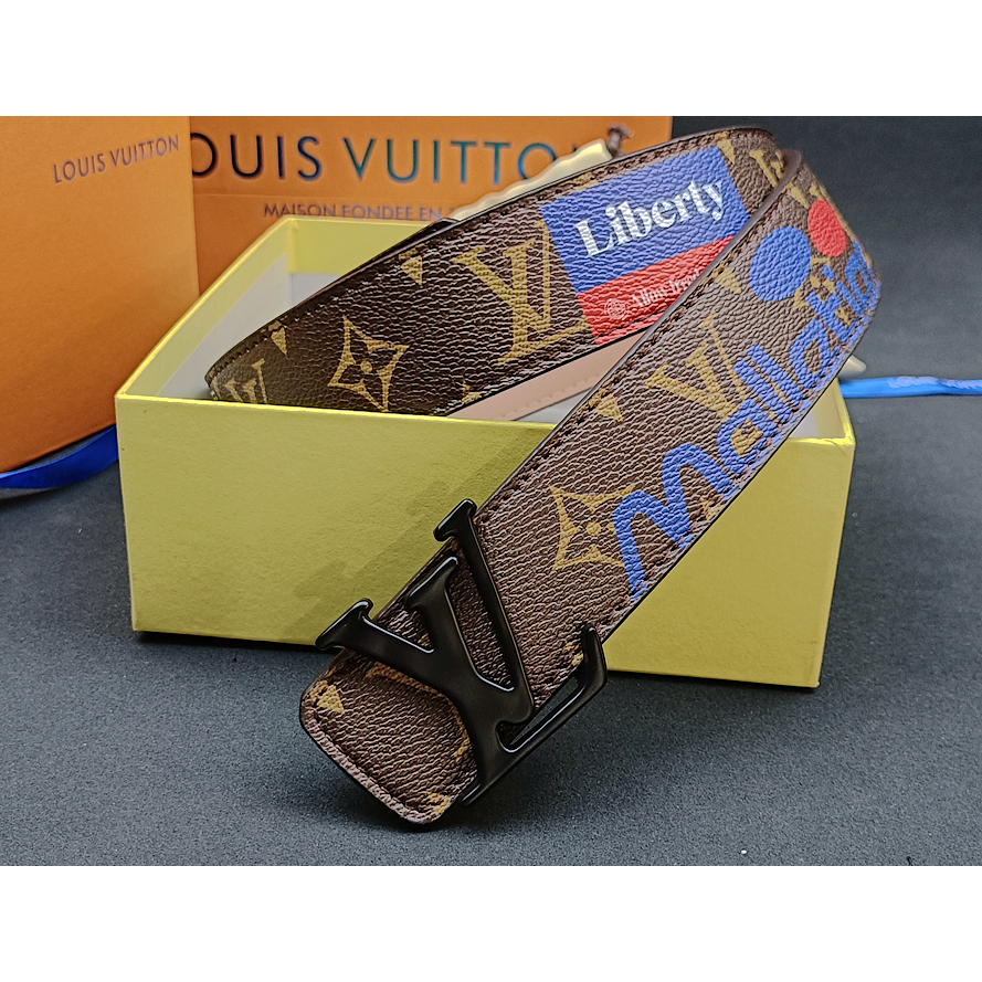 ของแท้ รับประกัน LV Louis Vuitton Cowhide Plate Buckle Casual Belt Men Fashion Trend Belt