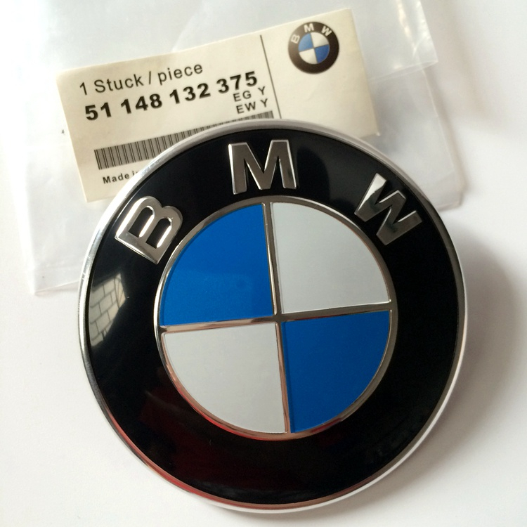 74 มม.82 มม.สีขาวสีฟ้าโลโก้ Badge หมวกด้านหน้าโลโก้เหมาะสําหรับ BMW E46 E39 E38 E90 E60 G20 G30 F10 F30