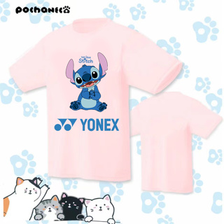 Yonex ใหม่ เสื้อกีฬาแขนสั้น ระบายอากาศ แห้งเร็ว ลายการ์ตูน Stitch ดูดซับเหงื่อ ใส่สบาย เหมาะกับฤดูร้อน สําหรับผู้ชาย และผู้หญิง 2023