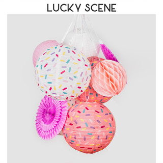 9ชิ้นโดนัทงานเลี้ยงวันเกิดพื้นหลังตกแต่งผนังโคมไฟพรรคพัดลมกร…