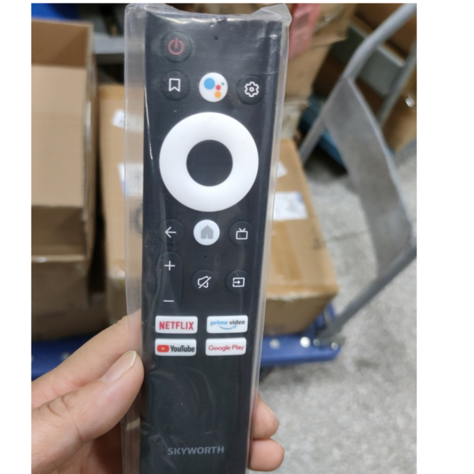 ทีวีระยะไกล Skyworth Coocaa Android 100% พร้อม Google Asistent เสียงระยะไกลสมาร์ททีวี Android TV Led