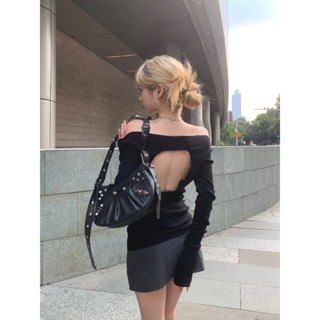 Off Shoulder Lazy Sweater with a Womens Autumn Design on the Outside, Small Backless Black Slim Top