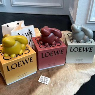 【Shang Family】loewe ใหม่ กล่องของขวัญ เทียนหอมอโรมา รูปกระต่ายน้อย 3 สี