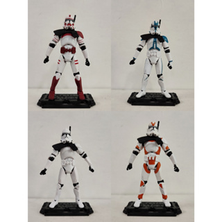 ฟิกเกอร์ STAR WARS Republic Clone Trooper 3.75 นิ้ว สีฟ้า แดง ส้ม ขาว พร้อมฐาน