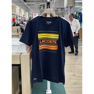 Lacoste เสื้อยืดลําลอง แขนสั้น คอกลม สไตล์สปอร์ต สําหรับผู้ชาย