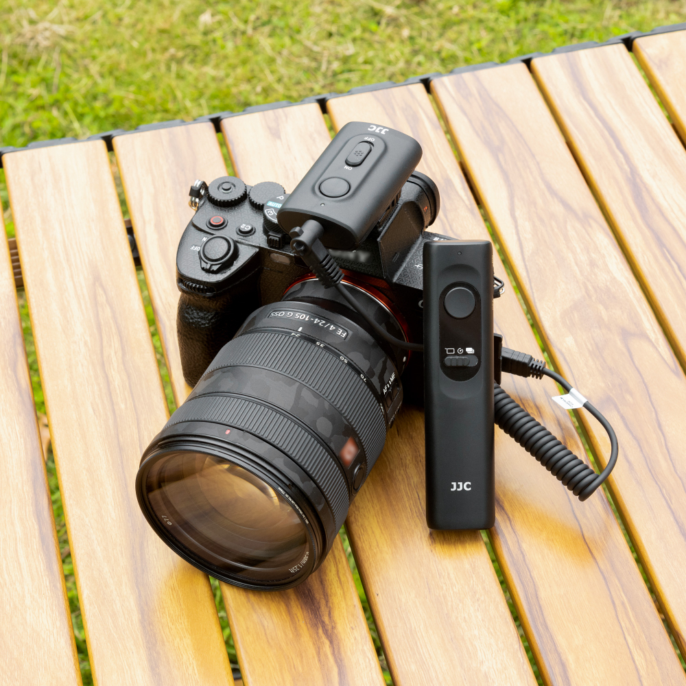 JJC Sony รีโมตควบคุมชัตเตอร์กล้อง DSLR ไร้สาย 50 เมตร สําหรับ ZV-1 a7R V a7 IV a7S III II A9 II A1 II A7R5 A7M4 A7M3 A7R4 A7S3 77 99 II FX30 a6000 a6100 a6300 a6400 a6500 a6600 a5000 a5100 RX100 VII VI V VA IV RX100M7 RX100M6 RX100M5 RX10 RX1RII HX400