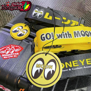 Moon Eye Mooneyes จี้น้ําหอมปรับอากาศรถยนต์ รูปดวงจันทร์ ของขวัญแฟชั่น สําหรับแขวนกระจกมองหลังรถยนต์