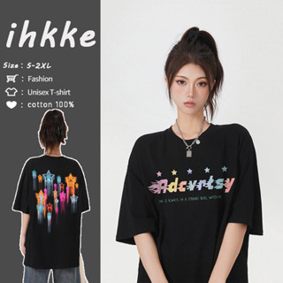 【ihkke】พร้อมส่ง🚀Cotton100%เสื้อยืด เสื้อยืดแขนสั้น เปิดไหล่ พิมพ์ลายดาว ทรงหลวม สไตล์วินเทจ แฟชั่นฤดูร้อน เสื้อ oversize