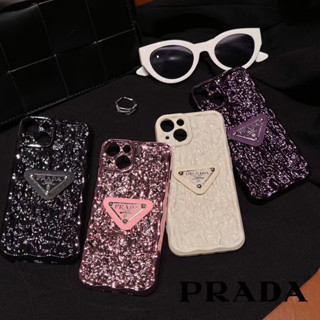 PRADA เคสโทรศัพท์มือถือ tpu นิ่ม ชุบไฟฟ้า ลายร็อคแพรด้า สีม่วง ดํา โรสโกลด์ แฟชั่น สําหรับ Iphone 14promax 13 pro max 12 pro max 11 13 14 12