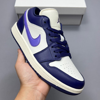 รองเท้ากีฬา รองเท้าบาสเก็ตบอล Wmns Air Jordan 1 Low GS DC0774-502