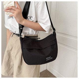 กระเป๋า uniqlo กระเป๋าผ้า Round Mini Shoulder Bag กระเป๋าผ้าขนนุ่ม