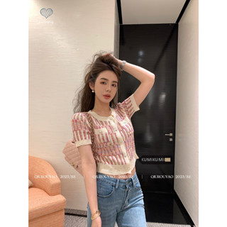 เสื้อท็อป ผ้าถัก ลายทาง สีชมพู แฟชั่นฤดูร้อน 2023