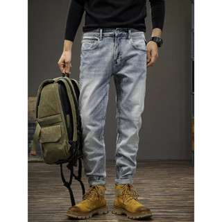 High quality fashionable retro men jeans slim fitting small straight fit simple casual style trendy men retro denim pants