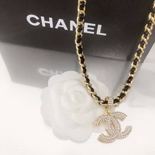 สร้อยคอ Chanel คุณภาพสูง สีดํา สีทอง หรูหรา สําหรับผู้หญิง101930