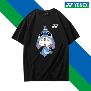 ใหม่ เสื้อยืดแขนสั้น พิมพ์ลาย Doraemon Yonex ระบายอากาศ แบบแห้งเร็ว เหมาะกับใส่เล่นกีฬาแบดมินตัน สําหรับผู้ชาย และผู้หญิง