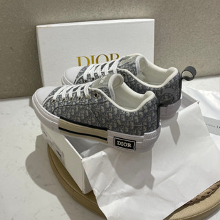 Dior รองเท้าผ้าใบลําลอง ข้อสั้น ข้อสั้น ปักลายโลโก้ดอกไม้ สีขาวเข้ม เหมาะกับการเล่นกีฬา แฟชั่นคู่รัก 2023