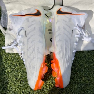 Soccer shoes Phantom GX Elite FG รองเท้าฟุตบอล หญ้าธรรมชาติ สีดําและสีแดง สําหรับผู้ชาย