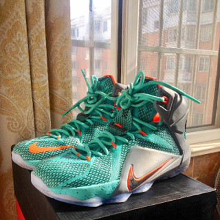 รองเท้าบาสเก็ตบอล Lebron 12 NSRL สําหรับผู้ชาย684593-301