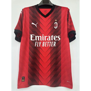 23/24 ร. เสื้อกีฬาแขนสั้น ลายทีมชาติฟุตบอล Leϟo Pulisic AC Milan ชุดเหย้า สีแดง สําหรับผู้ชาย