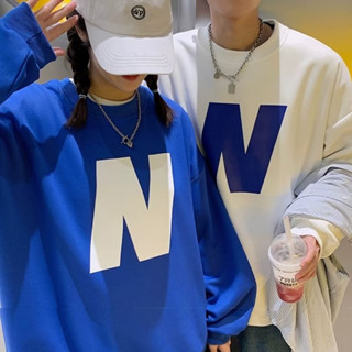 เสื้อแจ็กเก็ตกันหนาว คอกลม ผ้าฟลีซ มีฮู้ด ทรงหลวม พิมพ์ลายตัวอักษร สีฟ้า สไตล์ฮ่องกง สตรีท ขนาดใหญ่ เหมาะกับฤดูใบไม้ร่วง สําหรับผู้ชาย และผู้หญิง ไซซ์ M-5XL 2023 สไตล์เดียวกัน สําหรับนักเรียน