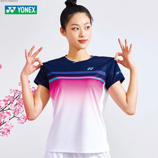 Yonex เสื้อกีฬาแบดมินตัน แขนสั้น ลายทาง ไล่โทนสี แห้งเร็ว สําหรับผู้ชายและผู้หญิง