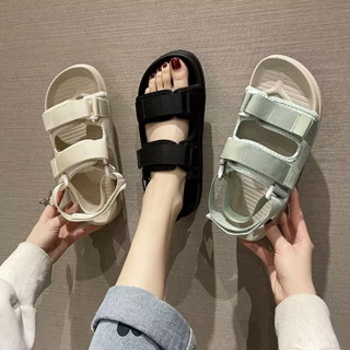 รองเท้าแตะ พื้นหนา แบบนิ่ม น้ําหนักเบา ป้องกันการลื่น เหมาะกับใส่เล่นกีฬา แฟชั่นสําหรับผู้หญิง