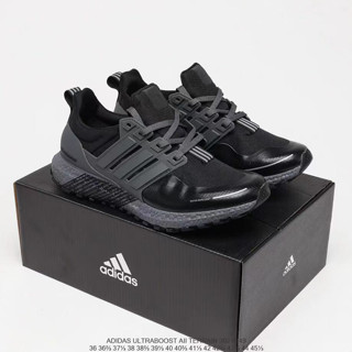 Ultraboost All Terrain 4.0 รองเท้าผ้าใบ รองเท้าวิ่ง สีดํา สําหรับผู้ชายและผู้หญิง