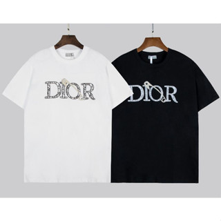 Di0r เสื้อยืดคอกลม แขนสั้น ผ้าฝ้าย ปักลาย มีสไตล์ สําหรับทุกเพศ