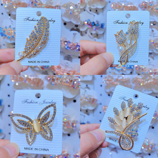 เข็มกลัด โลหะผสม ป้องกันแสงสะท้อน รูปผีเสื้อ ประดับไข่มุก อุ…