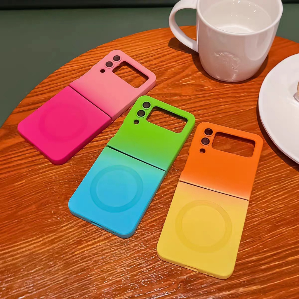 สีไล่ระดับสี Silky Skin Soft Case สําหรับ Samsung Galaxy Z Flip 7 6 5 4 3 พร้อมฝาครอบป้องกันกล้อง