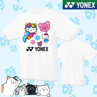 Yonex ใหม่ เสื้อกีฬาแบดมินตัน แขนสั้น แบบแห้งเร็ว ลาย Hello Kitty สําหรับผู้ชาย และผู้หญิง 2023