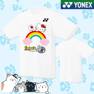 Yonex 2023 ใหม่ เสื้อกีฬาแบดมินตัน แขนสั้น ลาย "Hello Kitty" แห้งเร็ว ระบายอากาศ สําหรับผู้ชาย และผู้หญิง