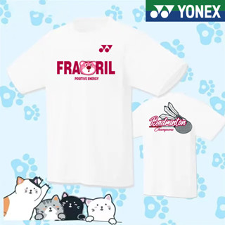 Yonex ใหม่ เสื้อกีฬาแบดมินตัน คอกลม พิมพ์ลายหมีสตรอเบอร์รี่ ระบายอากาศ แห้งเร็ว เหมาะกับฤดูร้อน สําหรับผู้ชาย และผู้หญิง 2023