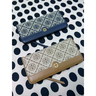 TORY BURCH กระเป๋าสตางค์ ใบยาว ทรงคลัทช์ ใส่บัตรได้ มี 2 สี