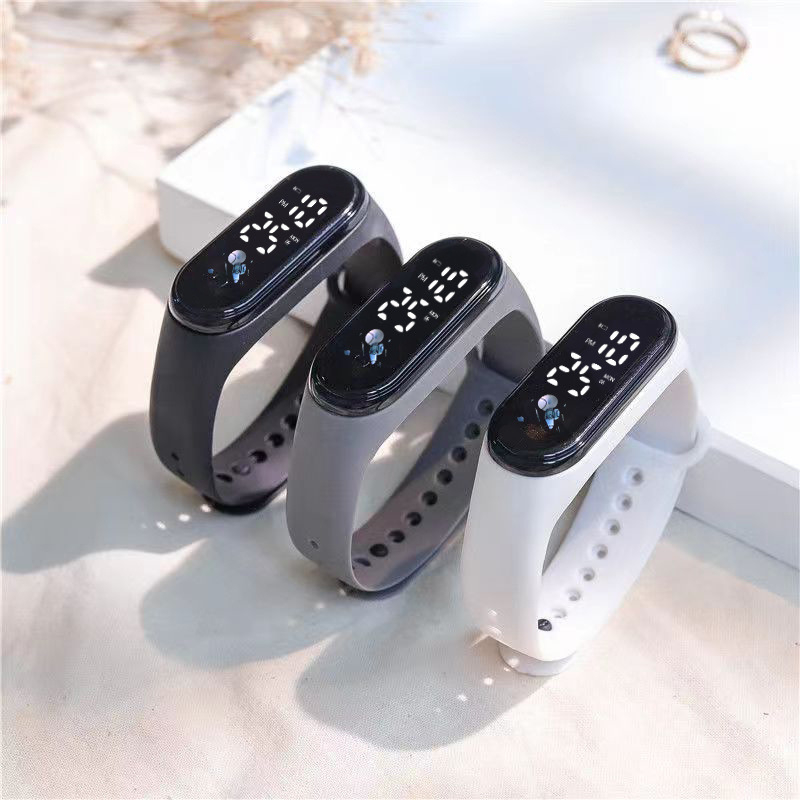 ปลาค็อด จุด นํา นักบินอวกาศสัมผัสกันน้ํานาฬิกาอิเล็กทรอนิกส์ ม9 นาฬิกาอิเล็กทรอนิกส์ผู้ชายและผู้หญิงแฟชั่นสร้อยข้อมือกีฬา ของขวัญคริสต์มาสสําหรับเด