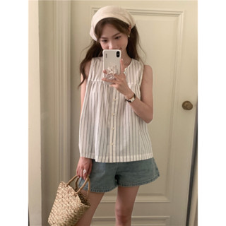 65108 เสื้อแขนกุด คอกลม ลายทาง สีหวาน