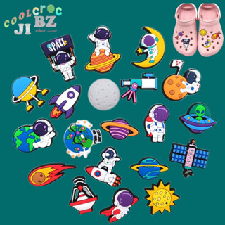 New Jibbitz ตัวติดรองเท้า Crocs ลายดอกไม้ นักบินอวกาศ ถอดออกได้ ของขวัญ สําหรับเด็ก