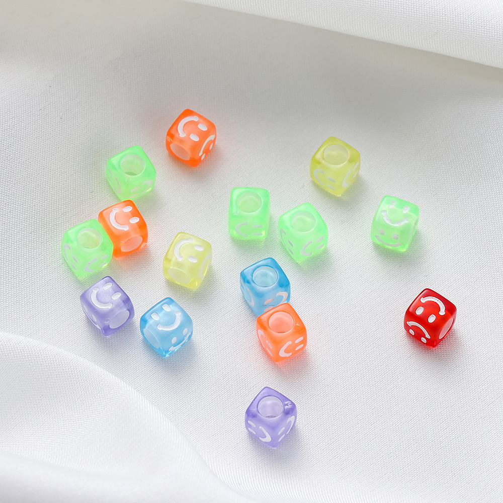 St.kunkka ลูกปัดอะคริลิค ทรงสี่เหลี่ยม ลายหน้ายิ้ม 6 มม. คละสี สําหรับทําเครื่องประดับ สร้อยคอ สร้อยข้อมือ DIY 50-100 ชิ้น