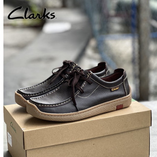 Clarks รองเท้าหนังนิ่ม ลําลอง ใส่สบาย สําหรับผู้ชาย