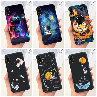 เคสโทรศัพท์มือถือ ซิลิโคนนุ่ม ลายการ์ตูนนักบินอวกาศน่ารัก สําหรับ Vivo Y11 Y12 Y15 Y17 Y19 Y12i Y1S 1906 1904 1915 Y91 Y91i Y91C Y90 Y93 Y95 V11i V11 Pro 2023