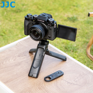 JJC TP-F1 ขาตั้งกล้อง ขนาดเล็ก พร้อมรีโมตชัตเตอร์บลูทูธไร้สาย TG-BT1 Bluetooth Vlogging Shooting Grip สําหรับกล้อง Fuji Fujifilm X-S20 X-S10 X-T30 II X-T5 X-T4 X-T3 X-H2S X-H2 XS20 XS10 XT30 XT5 XT4 XT3 XH2 XH2S