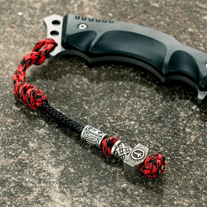 Mkendn นอร์สโจรสลัด Rune Amulet ไวกิ้งพวงกุญแจจี้ผู้ชายผู้หญิงพวงกุญแจรถ Braided Paracord เชือกเครื่องประดับทําด้วยมือ
