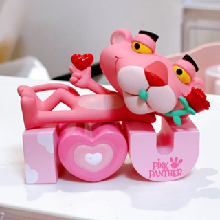【ของแท้】POPMART ชุดกล่องสุ่ม ตุ๊กตา Pink Panther Expressing Love Series 12 แบบ เครื่องประดับ ของขวัญ