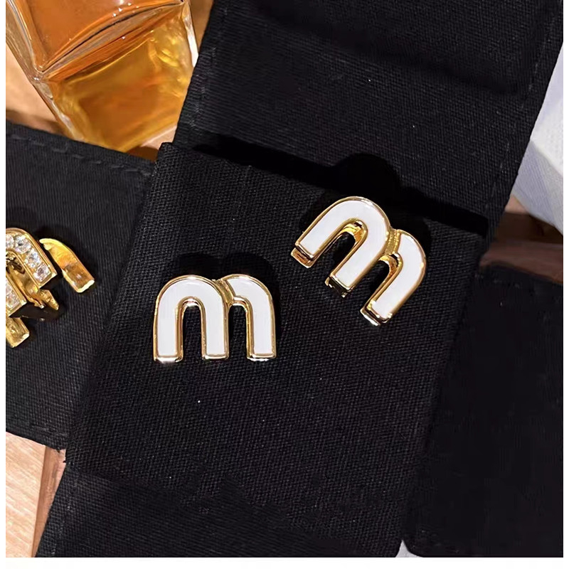 ใหม่ ต่างหูสตั๊ด สองด้าน ลายตัวอักษรน่ารัก หรูหรา เรียบง่าย แฟชั่นสําหรับผู้หญิง 2023