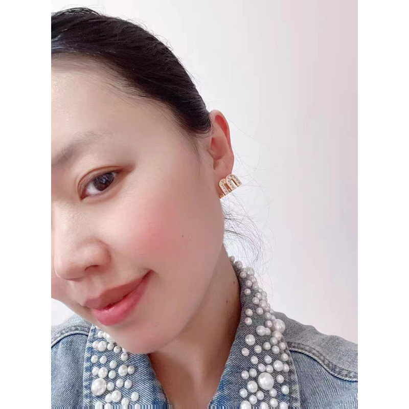 ใหม่ ต่างหูสตั๊ด สองด้าน ลายตัวอักษรน่ารัก หรูหรา เรียบง่าย แฟชั่นสําหรับผู้หญิง 2023