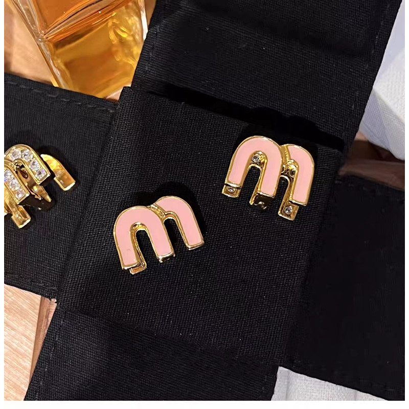 ใหม่ ต่างหูสตั๊ด สองด้าน ลายตัวอักษรน่ารัก หรูหรา เรียบง่าย แฟชั่นสําหรับผู้หญิง 2023